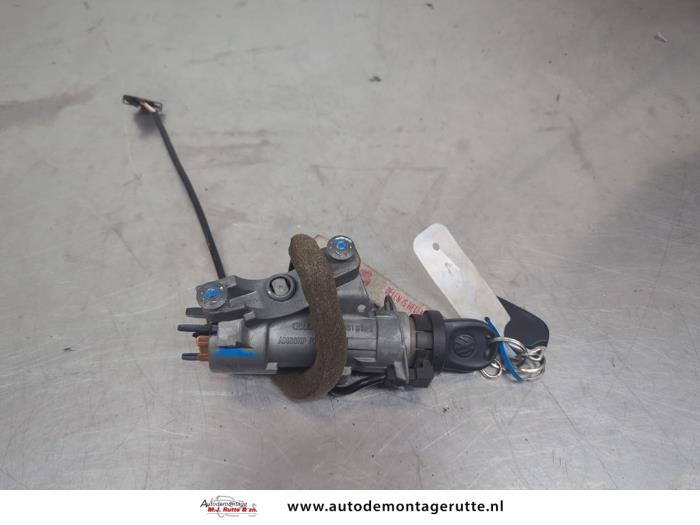 Używane Stacyjka + Kluczyk Seat Alhambra (7V8/9) 2.0 Cena na żądanie oferowane przez Autodemontage M.J. Rutte B.V.