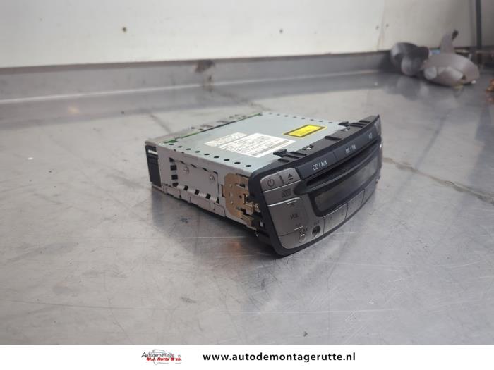 Używane Radio Toyota Aygo (B10) 1.0 12V VVT-i Cena na żądanie oferowane przez Autodemontage M.J. Rutte B.V.