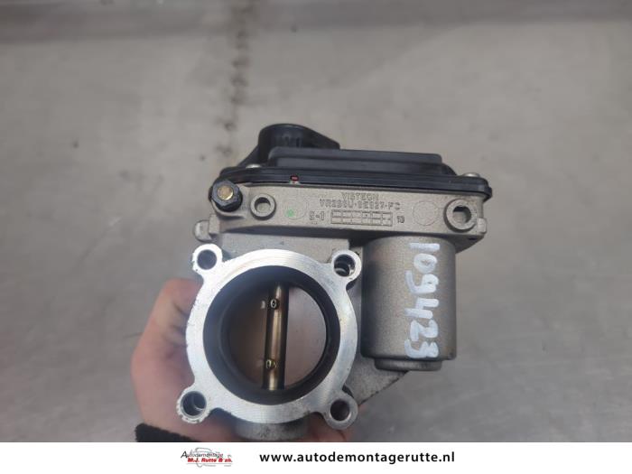 Drosselklappengehäuse van een Volvo C30 (EK/MK) 1.6 16V 2010