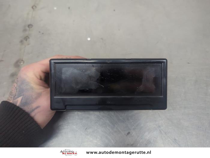 Begagnade Innerdisplay Volvo C30 (EK/MK) 1.6 16V Pris på förfrågan erbjuds av Autodemontage M.J. Rutte B.V.