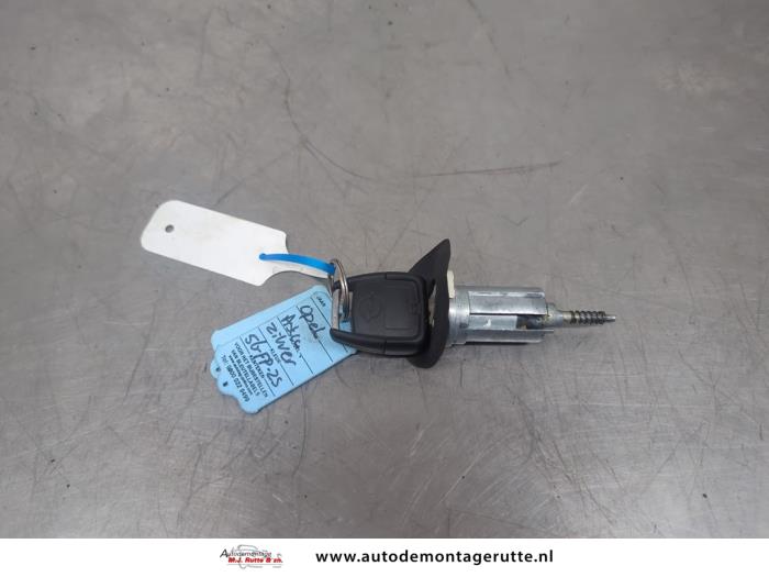 Używane Stacyjka + Kluczyk Opel Astra G (F08/48) 1.6 Cena na żądanie oferowane przez Autodemontage M.J. Rutte B.V.