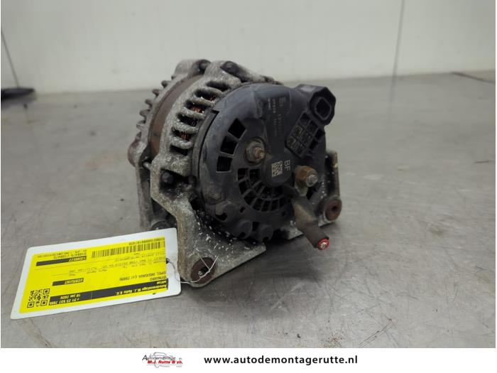 Begagnade Dynamo Opel Insignia 1.6 Turbo 16V Ecotec Pris på förfrågan erbjuds av Autodemontage M.J. Rutte B.V.