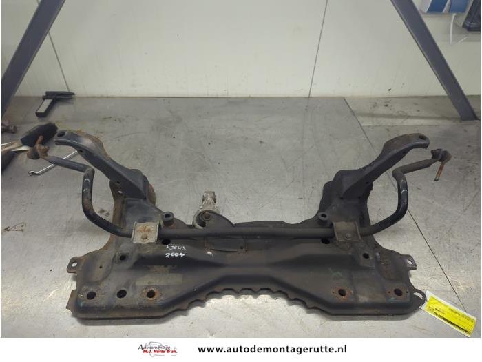 Gebrauchte Unterrahmen Ford Focus 1 Wagon 1.6 16V Preis auf Anfrage angeboten von Autodemontage M.J. Rutte B.V.