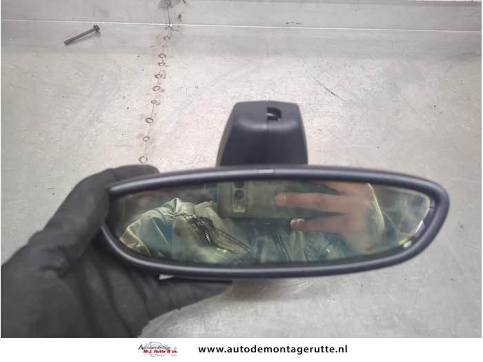 Używane Lusterko wewnetrzne BMW 1 serie (E87/87N) 116i 1.6 16V Cena na żądanie oferowane przez Autodemontage M.J. Rutte B.V.