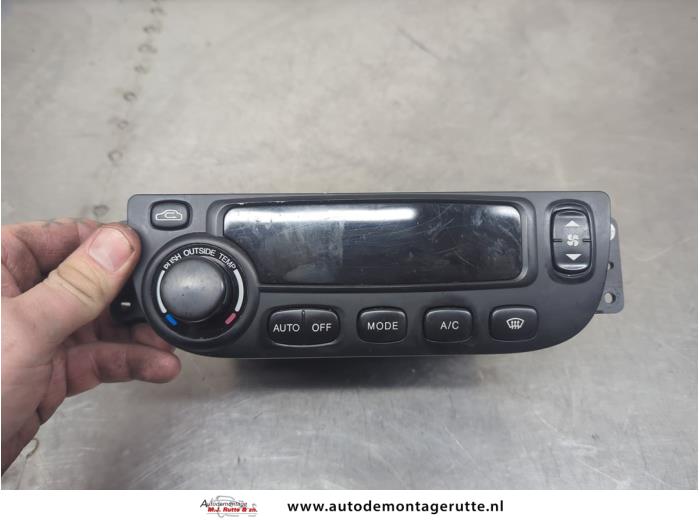 Begagnade Värmekontrollpanel Chevrolet Evanda 2.0 16V Pris € 75,00 Marginaltabell erbjuds av Autodemontage M.J. Rutte B.V.
