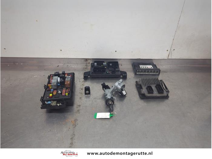 Used Ignition lock + computer Opel Astra J (PC6/PD6/PE6/PF6) 1.6 16V Ecotec Price € 175,00 Margin scheme offered by Autodemontage M.J. Rutte B.V.