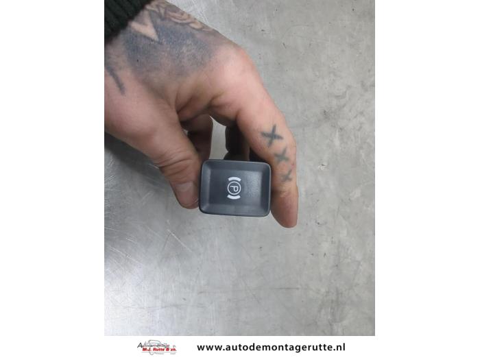Gebrauchte Handbremse Schalter Volkswagen Passat CC (357) 1.8 TSI 16V Preis auf Anfrage angeboten von Autodemontage M.J. Rutte B.V.