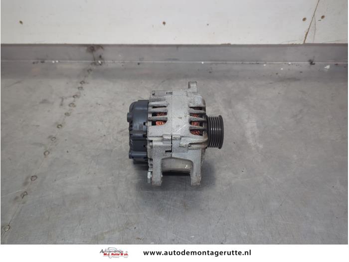 Begagnade Dynamo Kia Cee'd (EDB5) 1.4 CVVT 16V Pris på förfrågan erbjuds av Autodemontage M.J. Rutte B.V.