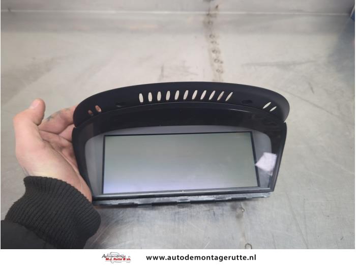 Begagnade Innerdisplay BMW 3 serie (E90) 320i 16V Pris € 125,00 Marginaltabell erbjuds av Autodemontage M.J. Rutte B.V.