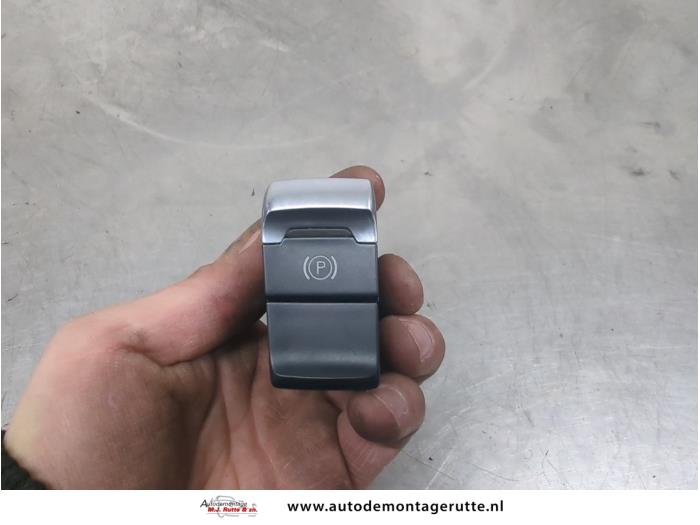 Gebrauchte Handbremse Schalter Audi A4 Avant (B8) 1.8 TFSI 16V Preis auf Anfrage angeboten von Autodemontage M.J. Rutte B.V.