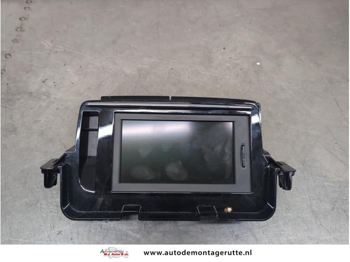 Begagnade Innerdisplay Renault Megane III Grandtour (KZ) 1.2 16V TCE 115 Pris på förfrågan erbjuds av Autodemontage M.J. Rutte B.V.