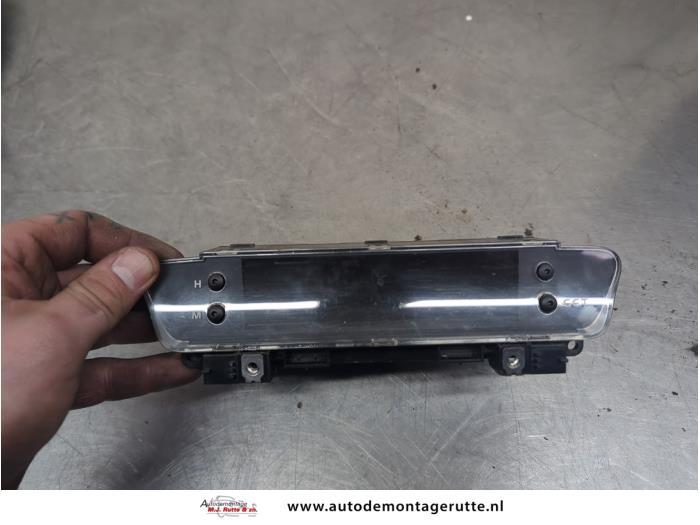 Używane Zegar Fiat Punto II (188) 1.2 60 S Cena na żądanie oferowane przez Autodemontage M.J. Rutte B.V.