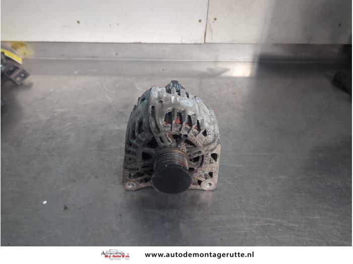 Begagnade Dynamo Renault Megane III Grandtour (KZ) 1.2 16V TCE 115 Pris på förfrågan erbjuds av Autodemontage M.J. Rutte B.V.