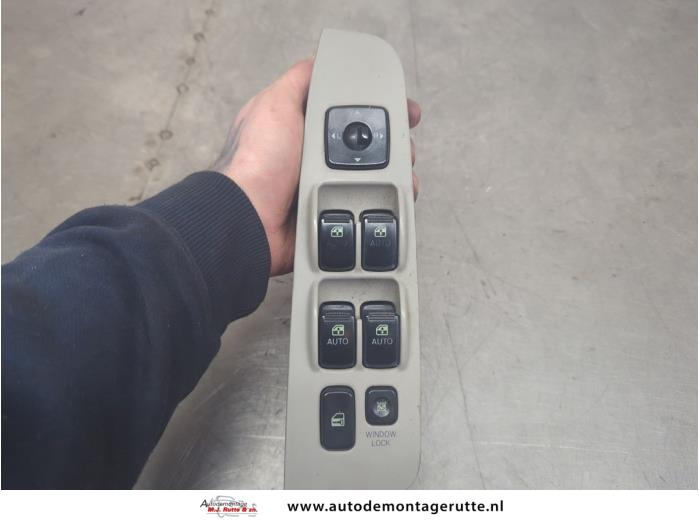Usados Interruptor combinado de ventanillas Kia Opirus 3.5 V6 24V Precio de solicitud ofrecido por Autodemontage M.J. Rutte B.V.