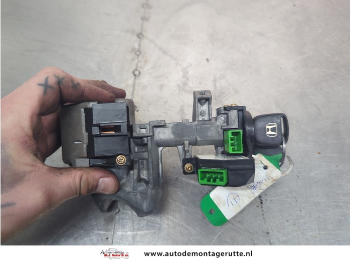 Używane Stacyjka + Kluczyk Honda Civic (EP/EU) 1.6 16V VTEC Cena na żądanie oferowane przez Autodemontage M.J. Rutte B.V.