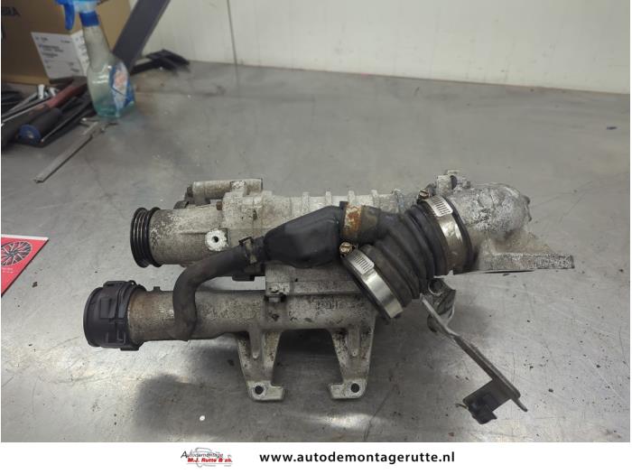 Usagé Compresseur air Nissan Micra (K13) 1.2 12V DIG-S Prix sur demande proposé par Autodemontage M.J. Rutte B.V.