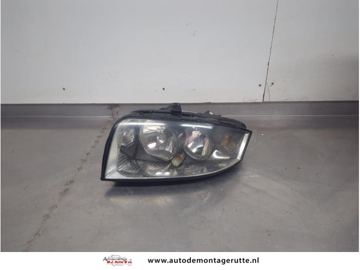 Używane Reflektor lewy Audi A2 (8Z0) 1.4 16V Cena na żądanie oferowane przez Autodemontage M.J. Rutte B.V.