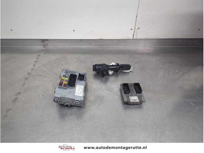 Used Ignition lock + computer Ford Ka II 1.2 Price on request offered by Autodemontage M.J. Rutte B.V.