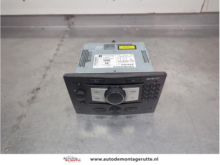 Używane Radio Opel Antara (LA6) 2.4 16V 4x4 Cena na żądanie oferowane przez Autodemontage M.J. Rutte B.V.