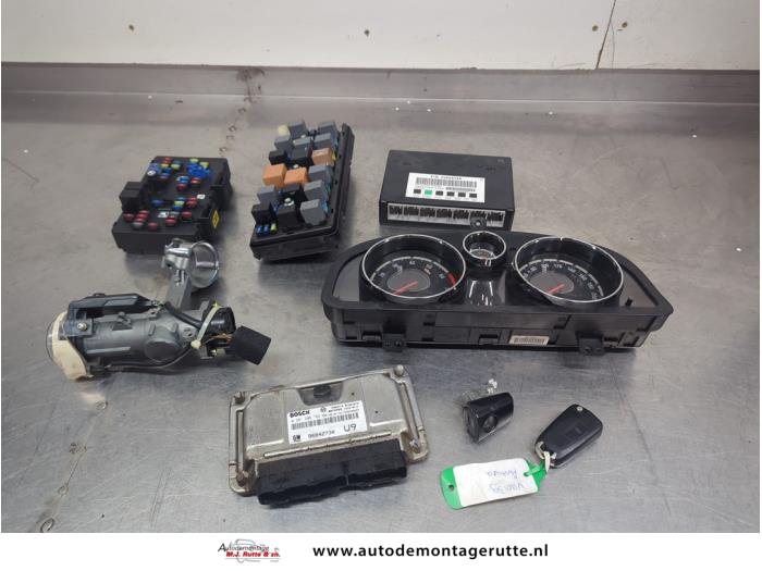 Used Ignition lock + computer Opel Antara (LA6) 2.4 16V 4x4 Price € 400,00 Margin scheme offered by Autodemontage M.J. Rutte B.V.