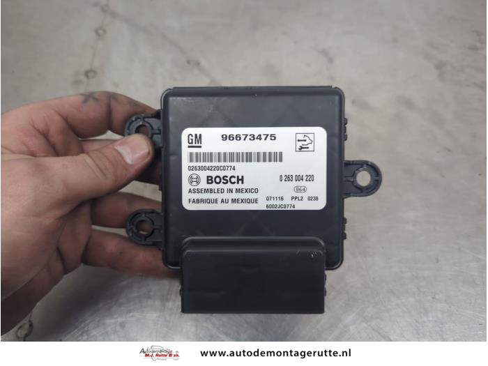 Begagnade PDC-modul Opel Antara (LA6) 2.4 16V 4x4 Pris på förfrågan erbjuds av Autodemontage M.J. Rutte B.V.