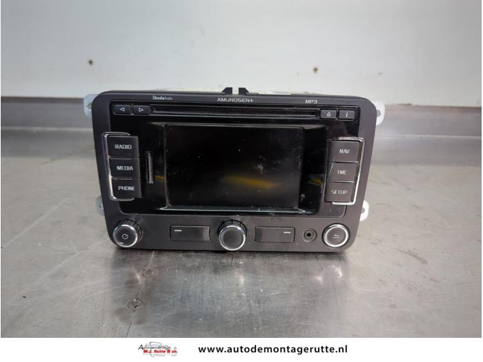 Gebrauchte Radio Skoda Octavia Combi (1Z5) 1.2 TSI Preis auf Anfrage angeboten von Autodemontage M.J. Rutte B.V.