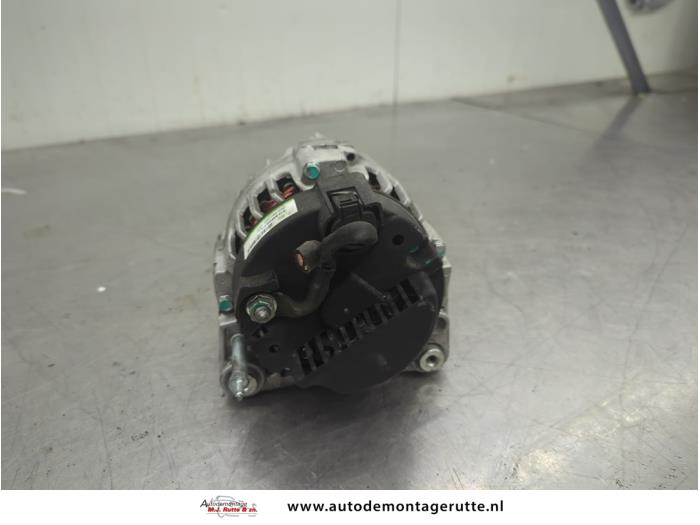 Dynamo från en Volkswagen Polo IV (9N1/2/3) 1.2 12V 2006