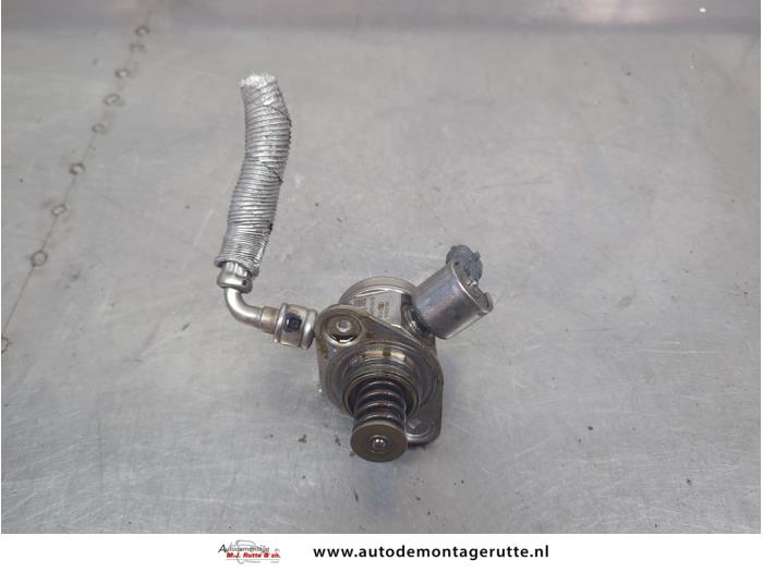 Begagnade Högtryckspump Ford Focus 3 1.0 Ti-VCT EcoBoost 12V 100 Pris på förfrågan erbjuds av Autodemontage M.J. Rutte B.V.