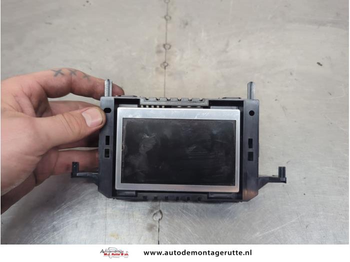 Begagnade Innerdisplay Ford Focus 3 1.0 Ti-VCT EcoBoost 12V 100 Pris på förfrågan erbjuds av Autodemontage M.J. Rutte B.V.