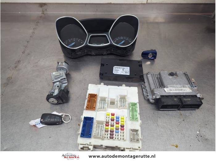 Used Ignition lock + computer Ford Focus 3 1.0 Ti-VCT EcoBoost 12V 100 Price on request offered by Autodemontage M.J. Rutte B.V.