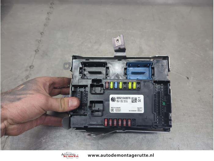 Używane Sterownik Body Control Fiat 500X (334) 1.3 FireFly Turbo 150 16V Cena na żądanie oferowane przez Autodemontage M.J. Rutte B.V.