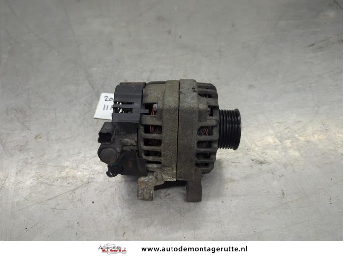 Begagnade Dynamo Peugeot 206 (2A/C/H/J/S) 1.1 XN,XR Pris på förfrågan erbjuds av Autodemontage M.J. Rutte B.V.