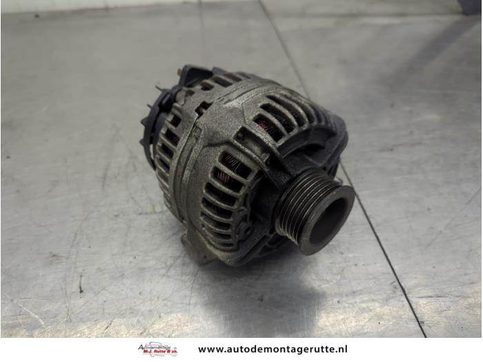 Begagnade Dynamo Volvo V70 (SW) 2.4 20V 140 Pris på förfrågan erbjuds av Autodemontage M.J. Rutte B.V.