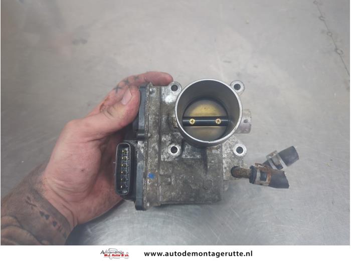 Gebrauchte Drosselklappengehäuse Mitsubishi Colt (Z2/Z3) 1.5 16V CZ3 Preis auf Anfrage angeboten von Autodemontage M.J. Rutte B.V.