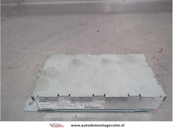 Begagnade Bluetooth-antenn BMW X3 (E83) 2.0 16V Pris på förfrågan erbjuds av Autodemontage M.J. Rutte B.V.