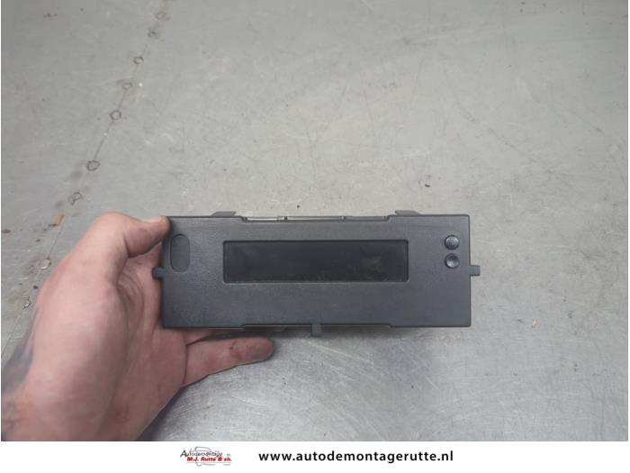 Begagnade Klocka Renault Clio III (BR/CR) 1.4 16V Pris på förfrågan erbjuds av Autodemontage M.J. Rutte B.V.
