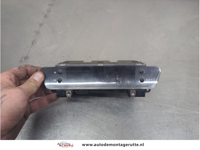 Begagnade Innerdisplay Mitsubishi Colt (Z2/Z3) 1.3 16V Pris på förfrågan erbjuds av Autodemontage M.J. Rutte B.V.