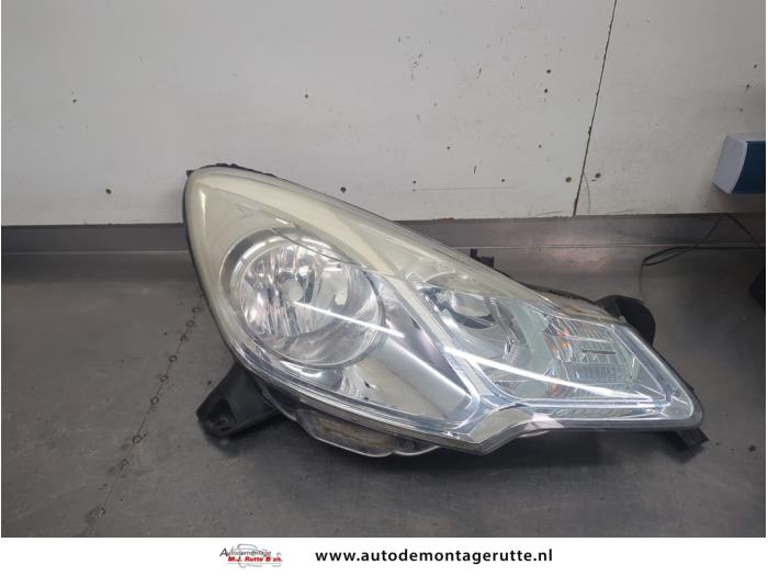 Używane Reflektor prawy Citroen C3 (SC) 1.4 16V VTi Cena na żądanie oferowane przez Autodemontage M.J. Rutte B.V.