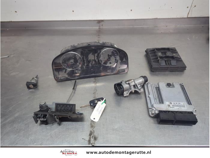 Used Ignition lock + computer Volkswagen Transporter T5 2.0 TDI DRF Price € 275,00 Margin scheme offered by Autodemontage M.J. Rutte B.V.