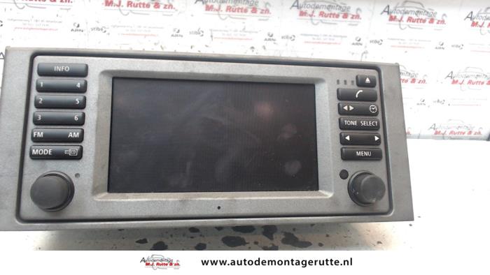 Używane Radio Landrover Range Rover III (LM) 2.9 TD6 24V Cena na żądanie oferowane przez Autodemontage M.J. Rutte B.V.
