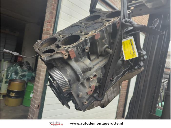 Used Engine crankcase Porsche Cayenne (9PA) 3.2 V6 24V Price on request offered by Autodemontage M.J. Rutte B.V.