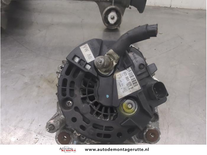 Dynamo van een Porsche Cayenne (9PA) 3.2 V6 24V 2004