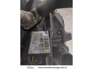 Dynamo van een Porsche Cayenne (9PA) 3.2 V6 24V 2004