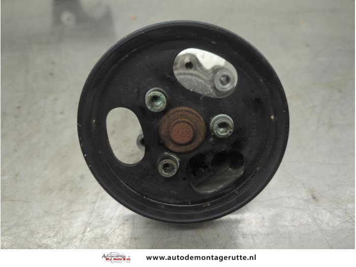 Usagé Pompe de direction Porsche Cayenne (9PA) 3.2 V6 24V Prix sur demande proposé par Autodemontage M.J. Rutte B.V.