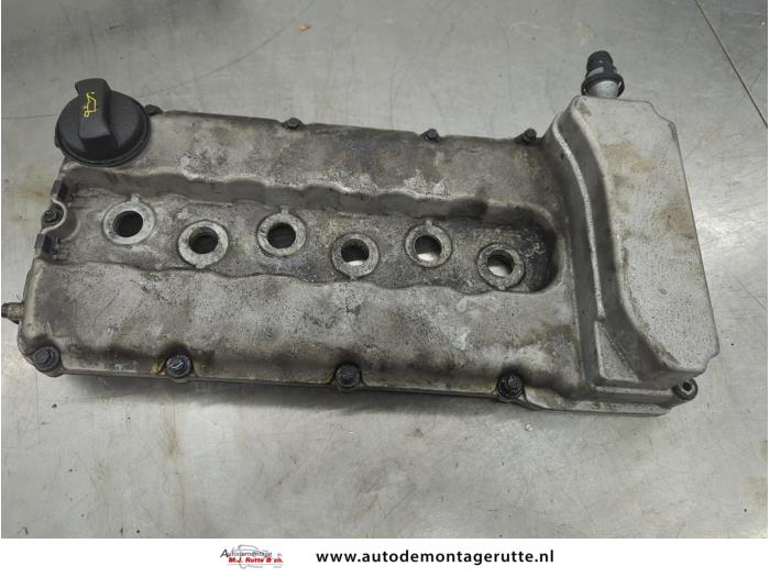 Usagé Couvercle soupapes Porsche Cayenne (9PA) 3.2 V6 24V Prix sur demande proposé par Autodemontage M.J. Rutte B.V.