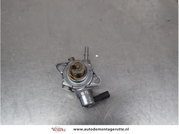 Begagnade Högtryckspump Renault Megane III Grandtour (KZ) 1.2 16V TCE 130 Pris på förfrågan erbjuds av Autodemontage M.J. Rutte B.V.