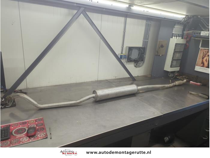 Gebrauchte Auspuff Mitteldämpfer Opel Corsa C (F08/68) 1.2 16V Twin Port Preis auf Anfrage angeboten von Autodemontage M.J. Rutte B.V.
