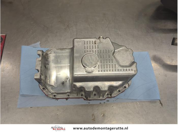 Usagé Couvercle carter Seat Ibiza III (6L1) 1.4 16V 100 Prix sur demande proposé par Autodemontage M.J. Rutte B.V.