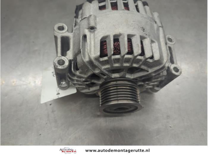 Dynamo van een Audi A4 Avant (B6) 1.8 T 20V Quattro 2004