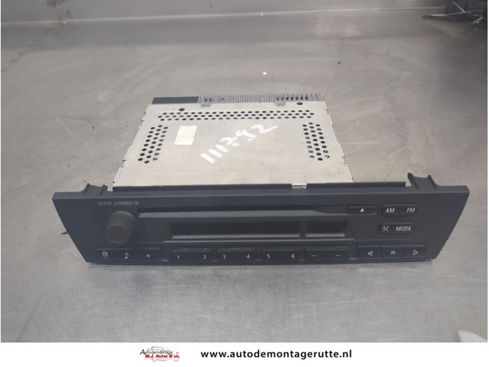 Używane Radio BMW X3 (E83) 3.0i xDrive 24V Cena na żądanie oferowane przez Autodemontage M.J. Rutte B.V.